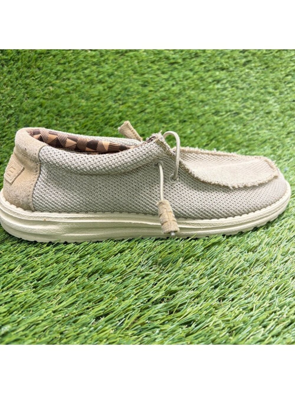 Hey Dude Wally Sox Mens Size 8 Beige Athletic Casual Walking Slip On Shoes